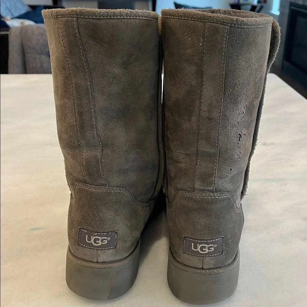 UGG Amie Slim Classic Wedge Suede Gray Winter Boots Size 10